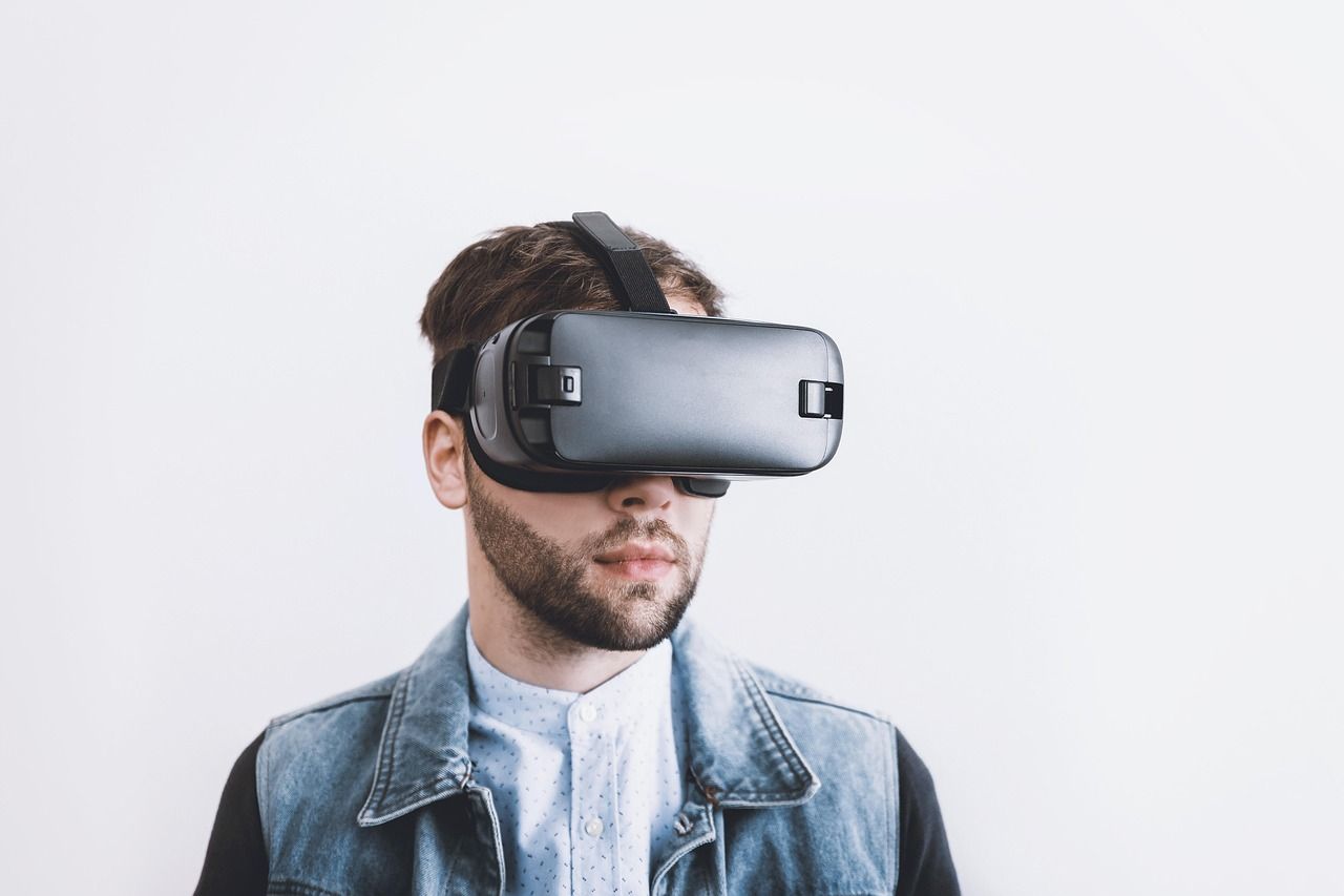 découvrez notre exposition virtuelle immersive, explorez des œuvres d'art et des collections exclusives en ligne depuis le confort de votre maison.