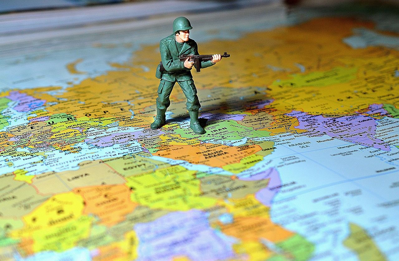 analyse approfondie du conflit au moyen-orient, ses causes historiques, ses acteurs principaux et les enjeux géopolitiques actuels.