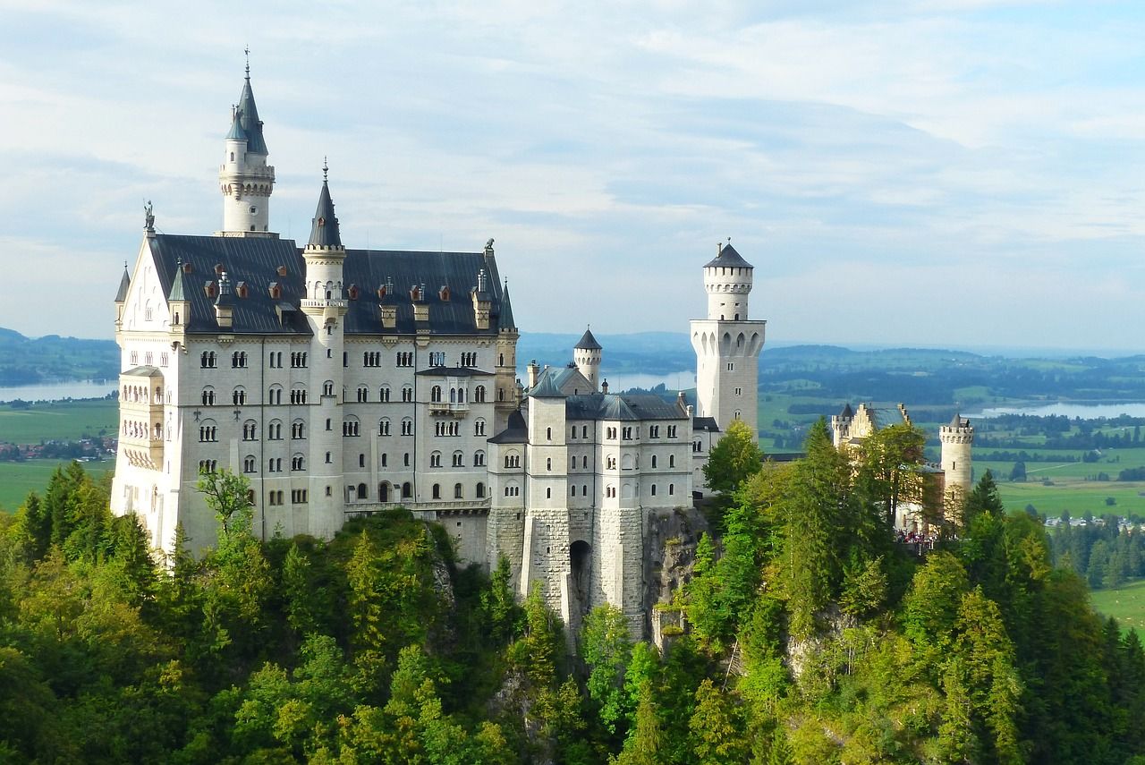 découvrez l'univers du roi : pouvoir, histoire et symboles de la royauté à travers les âges.