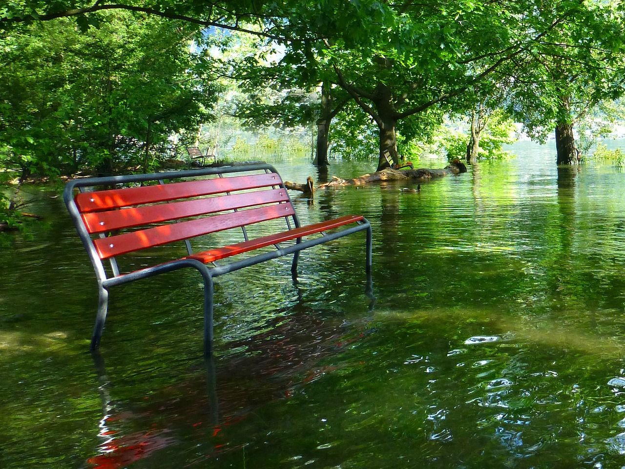 découvrez comment vous préparer et réagir face aux inondations grâce à nos conseils sur la sensibilisation aux inondations. informez-vous sur les risques, les mesures préventives et les actions à entreprendre pour protéger votre famille et votre patrimoine en cas d'urgence.