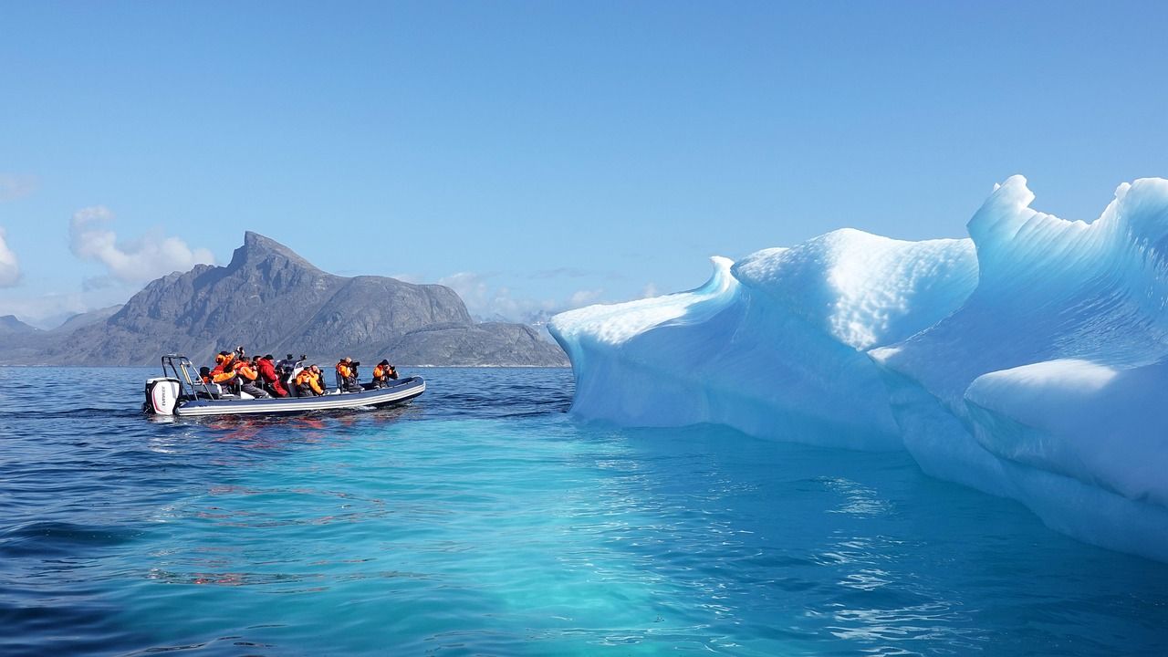 découvrez les causes et les conséquences de la fonte des glaces arctiques, un phénomène crucial pour le climat mondial et l'environnement.