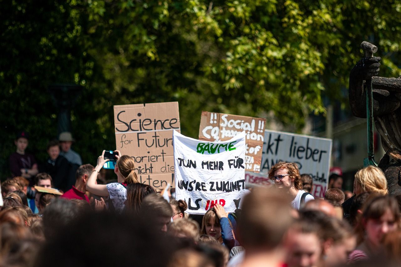 découvrez les enjeux et solutions pour un avenir climatique durable et responsable face aux changements environnementaux.