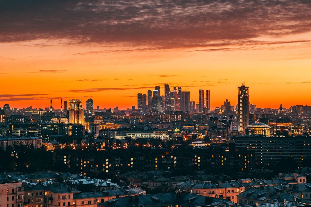découvrez l'urban permaculture, une méthode innovante pour transformer les espaces urbains en jardins durables et écologiques, alliant nature et vie citadine.