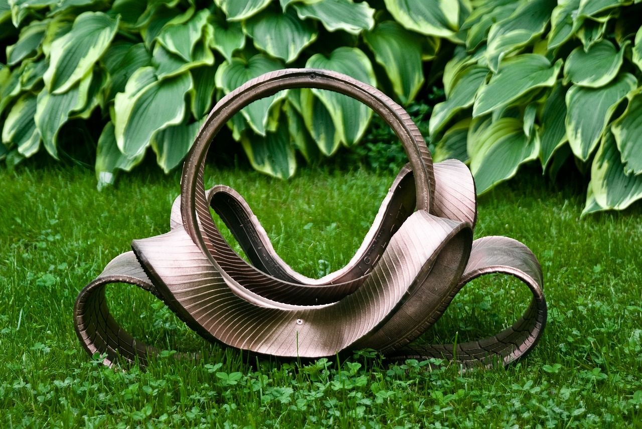 découvrez l'upcycling, une démarche éco-responsable qui transforme les objets usagés en créations uniques et durables, pour un mode de vie plus respectueux de l'environnement.