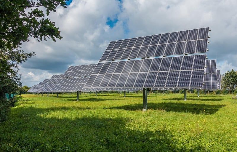 Développement photovoltaïque : Les enjeux et innovations de l’énergie solaire